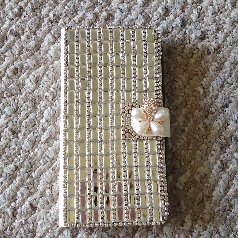 Beautiful phone case - Picture 2 of 12